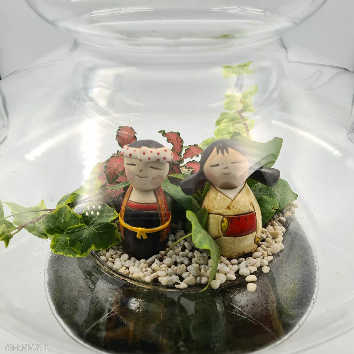 Laleczki Kokeshi z Japonii - ceramiczne figurki handmade do lasów w szkle