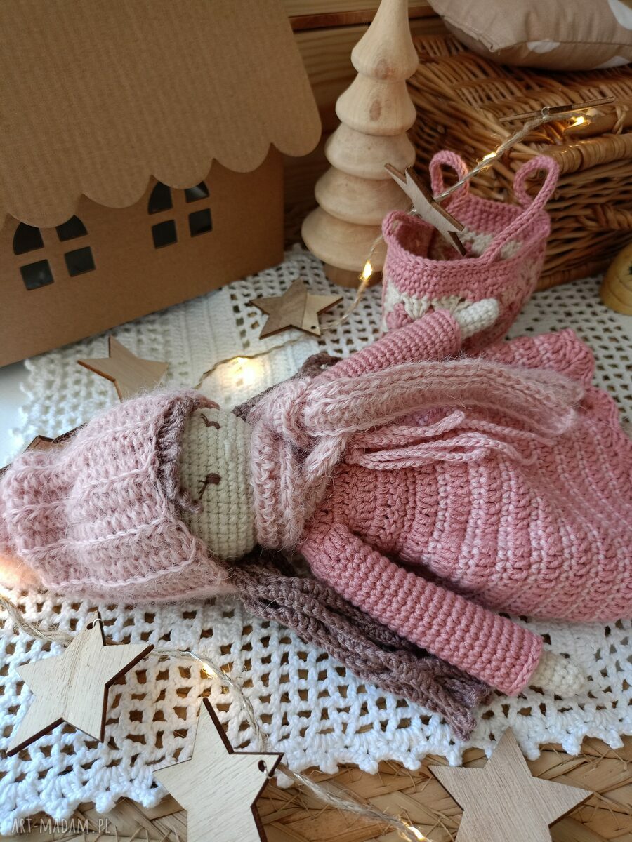 Lalka szydełkowa w różowej sukieneczce - handmade dla dziewczynki