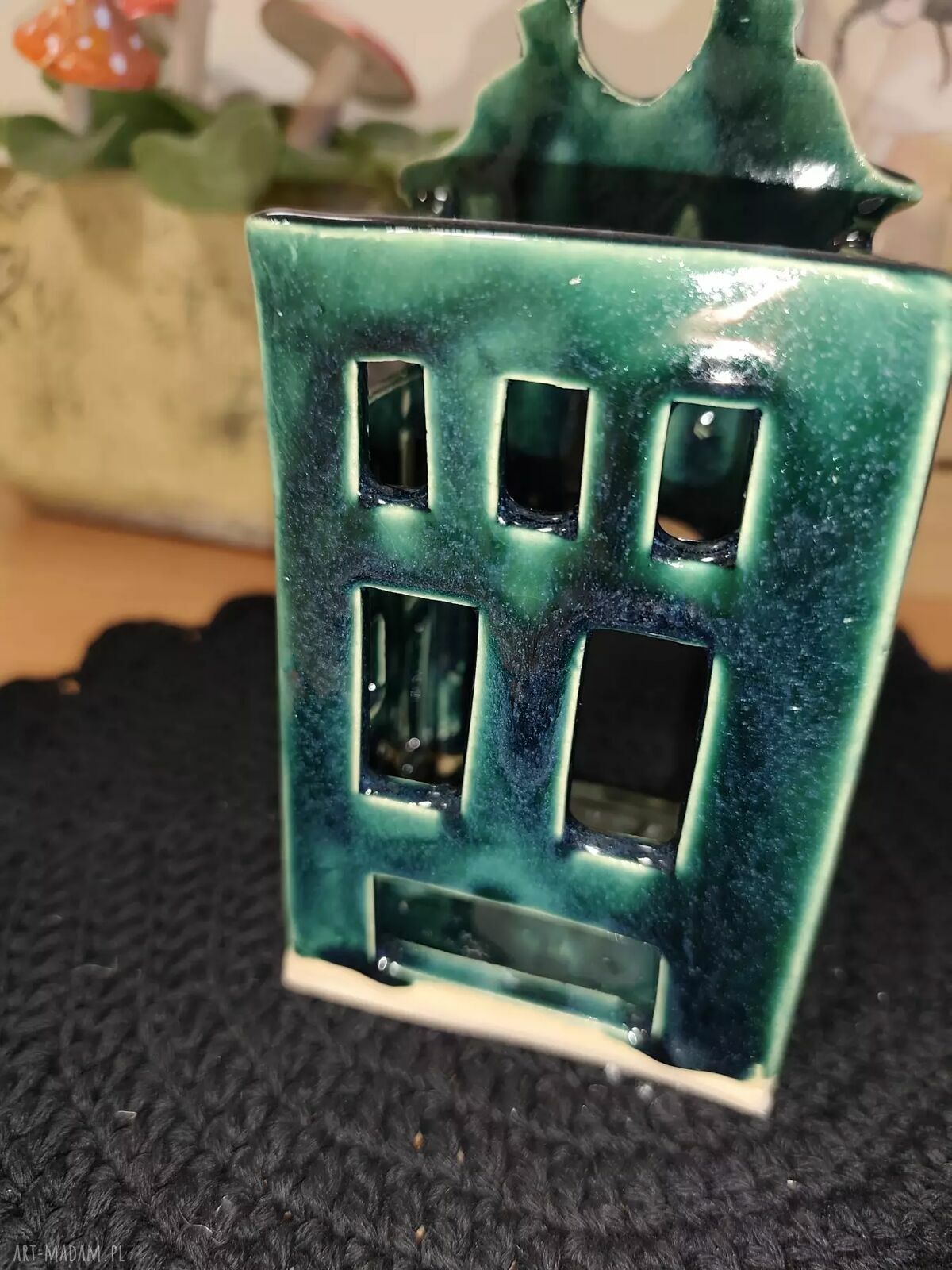 Ceramiczny lampion w kształcie kamieniczki