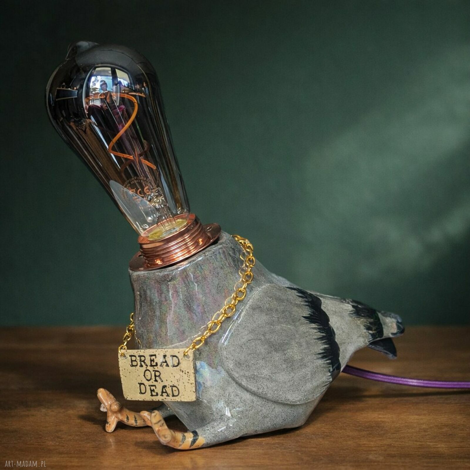 Lampa ceramiczna BREAD OR DEAD - gołąb z kromką chleba Monifaktura do Twojego wnętrza