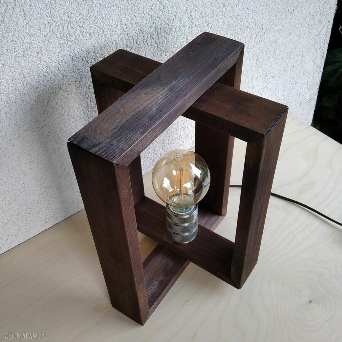 Drewniana lampka stołowa - lampa z drewna