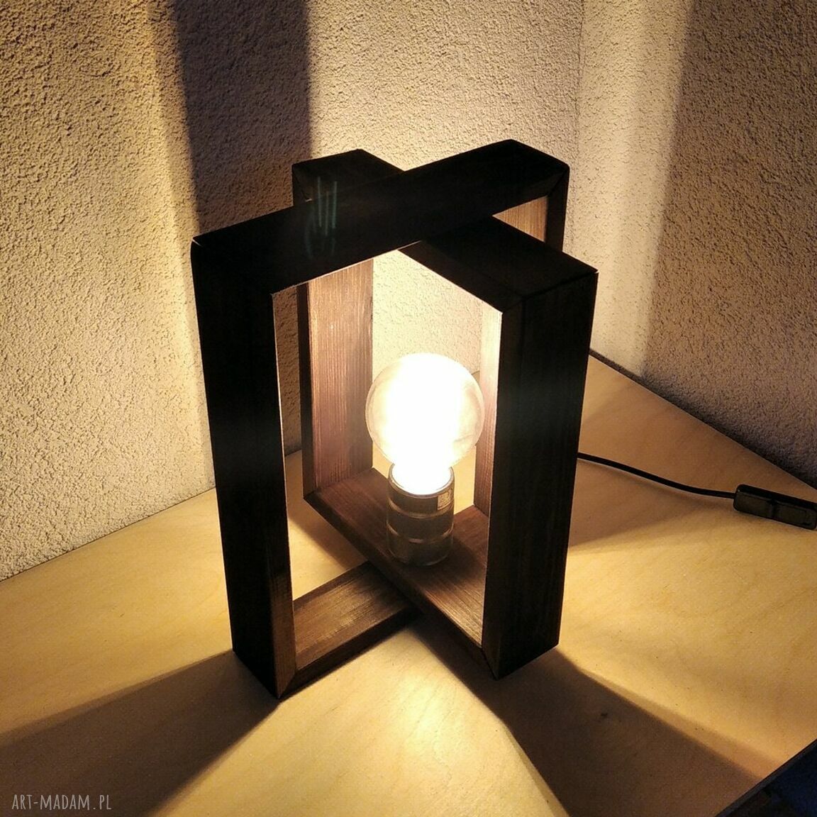 Drewniana lampka stołowa - lampa z drewna