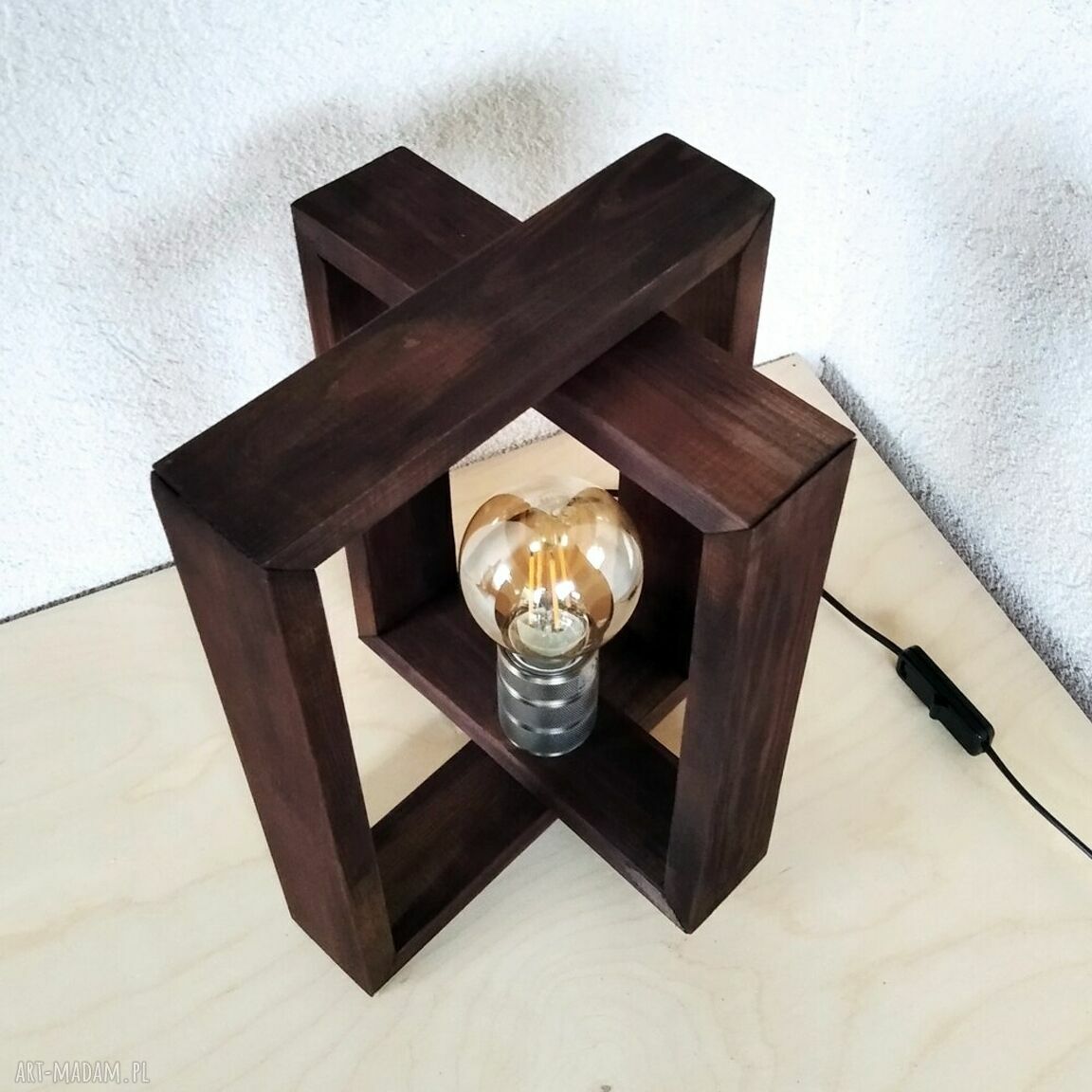 Drewniana lampka stołowa - lampa z drewna