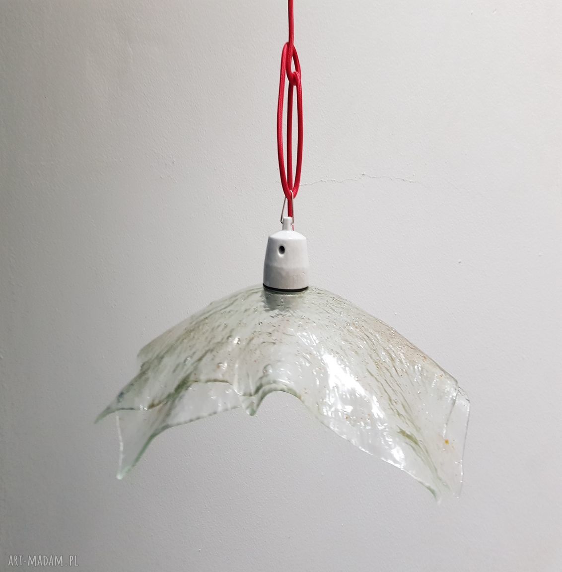 Autorska lampa wisząca ze szkła formowanego - czerwony przewód