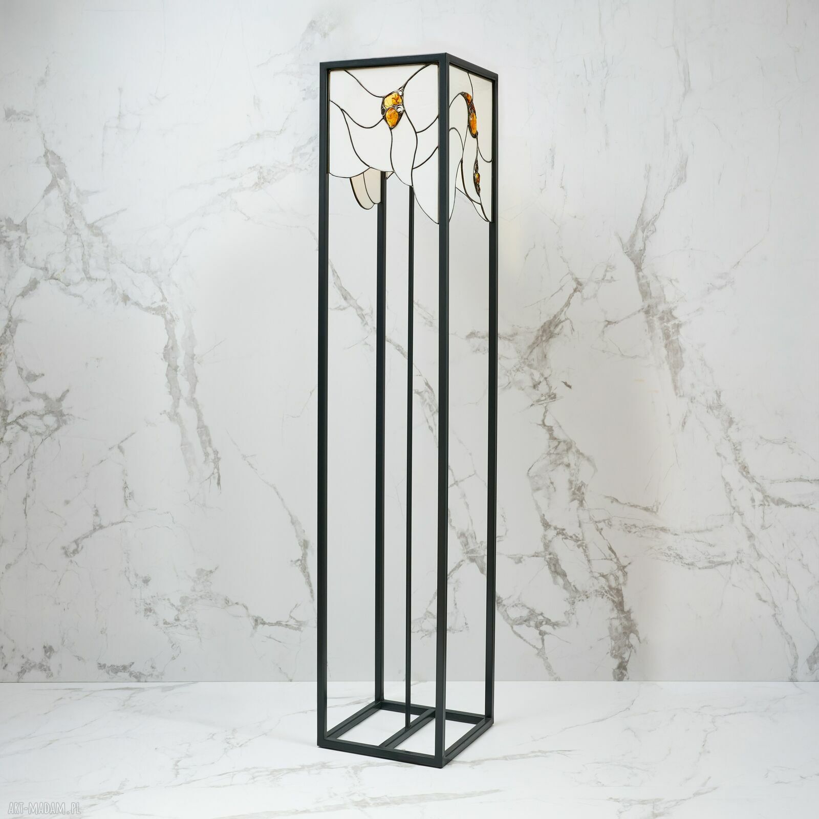 Lampa stojąca Simeto QL-OKO z bursztynem bałtyckim