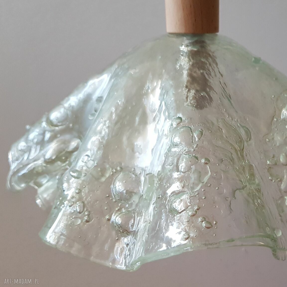 Lampa wisząca z kolekcji MEDUZA - ręcznie formowane szkło i efekt świetlny