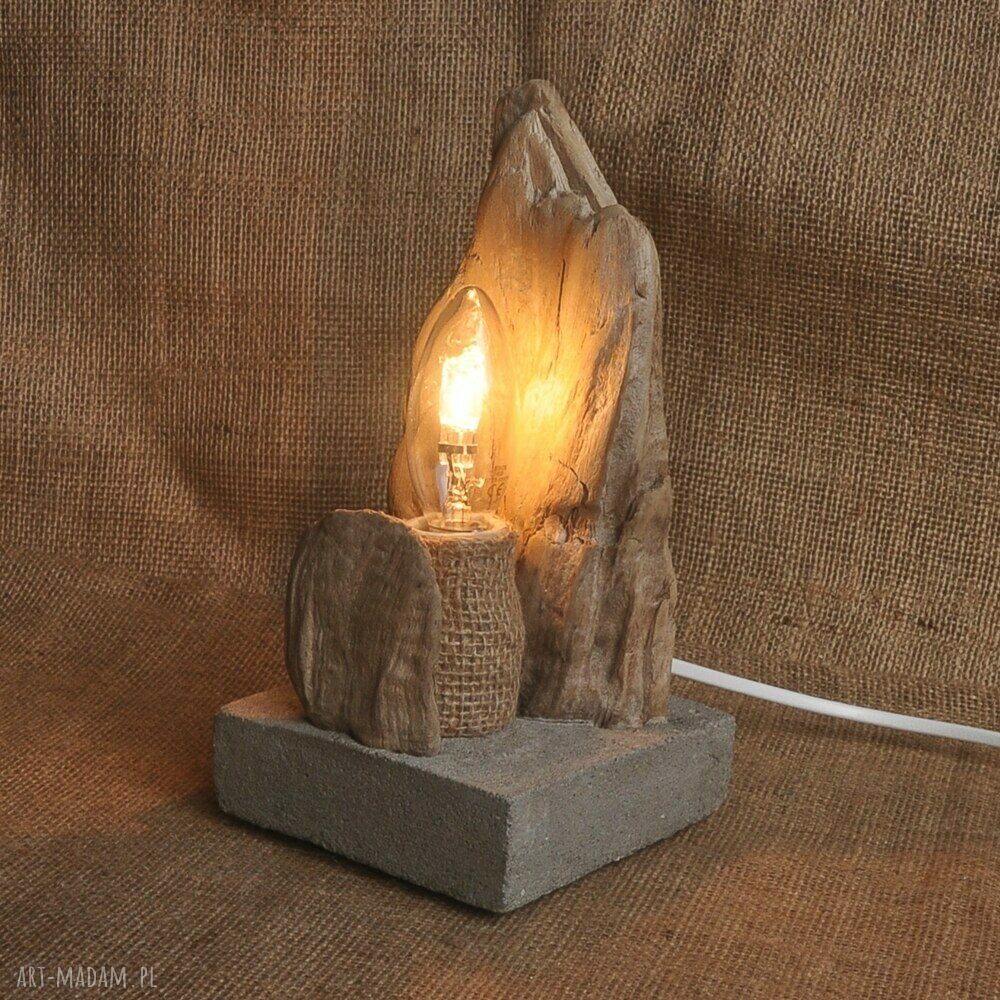Unikatowa lampa z betonu i starego drewna w stylu loft i retro