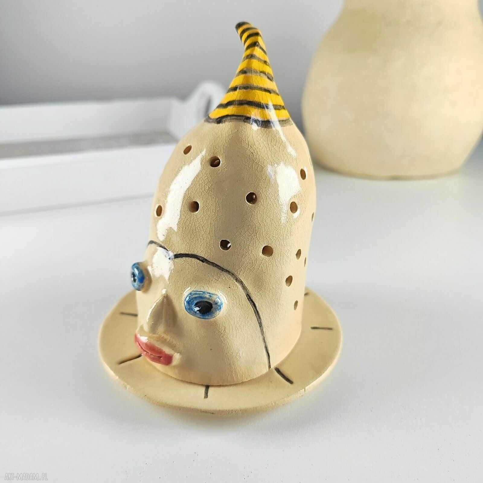 Lampion ceramiczny na tealight - ręcznie lepiona dekoracja na wyjątkowe wieczory