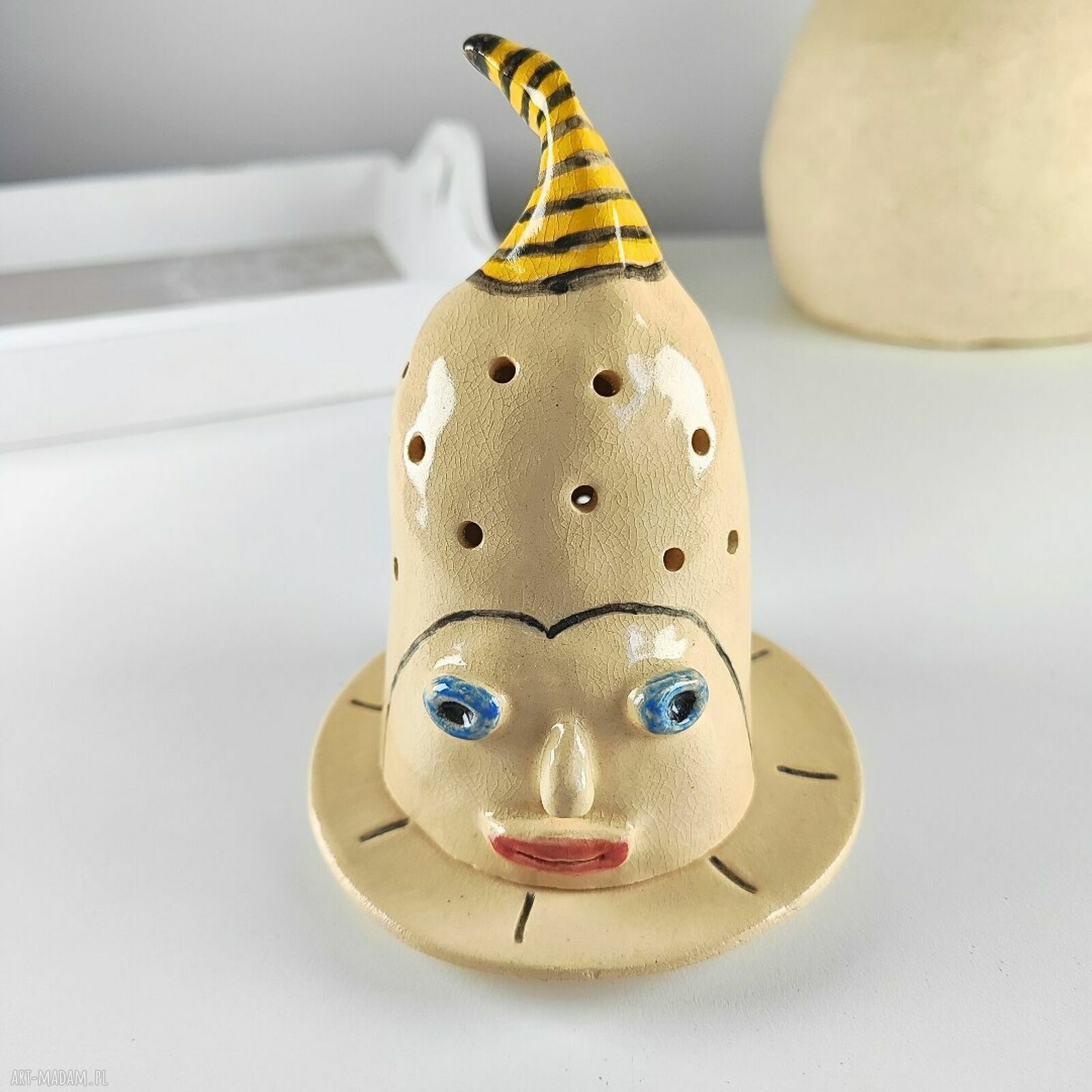 Lampion ceramiczny na tealight - ręcznie lepiona dekoracja na wyjątkowe wieczory