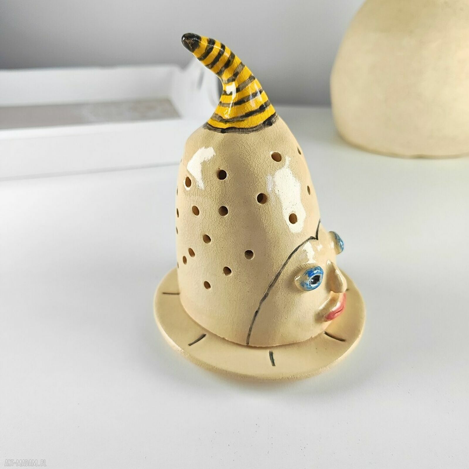 Lampion ceramiczny na tealight - ręcznie lepiona dekoracja na wyjątkowe wieczory