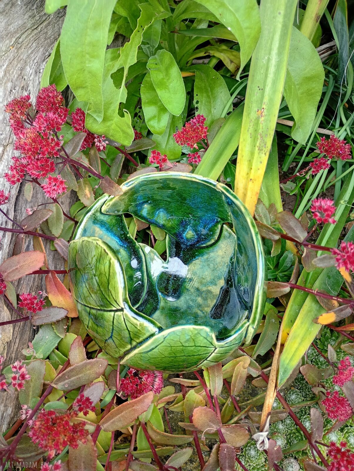Zielony ceramiczny lampion z motywem liści hortensji