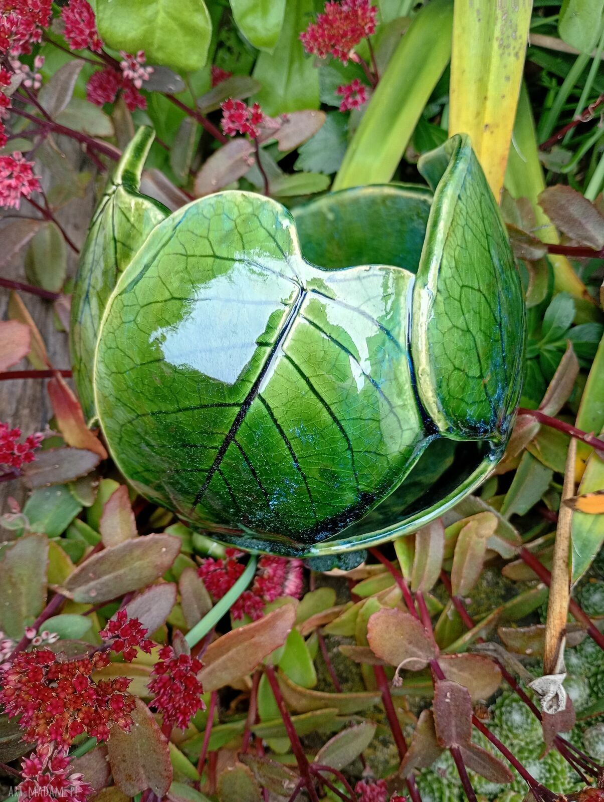 Zielony ceramiczny lampion z motywem liści hortensji