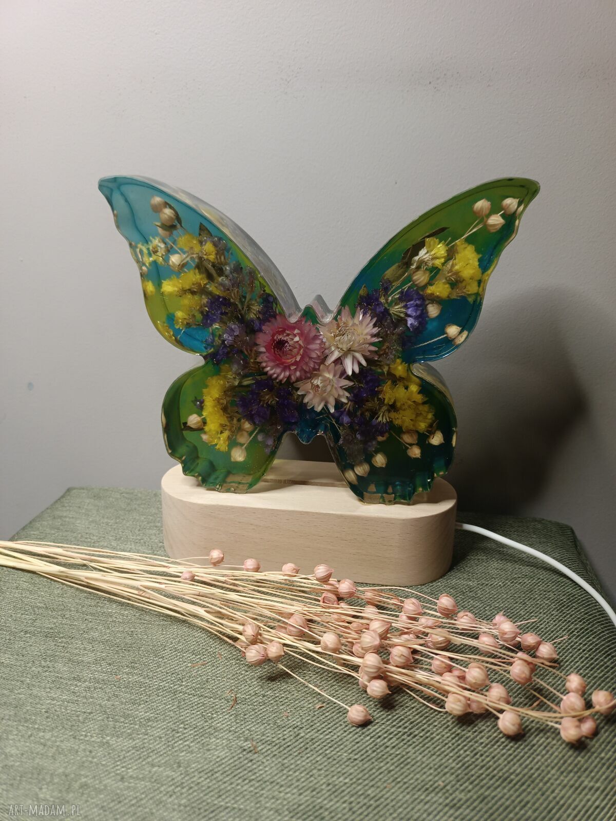 Lampka dekoracyjna motyl z suszonymi kwiatami - LED USB