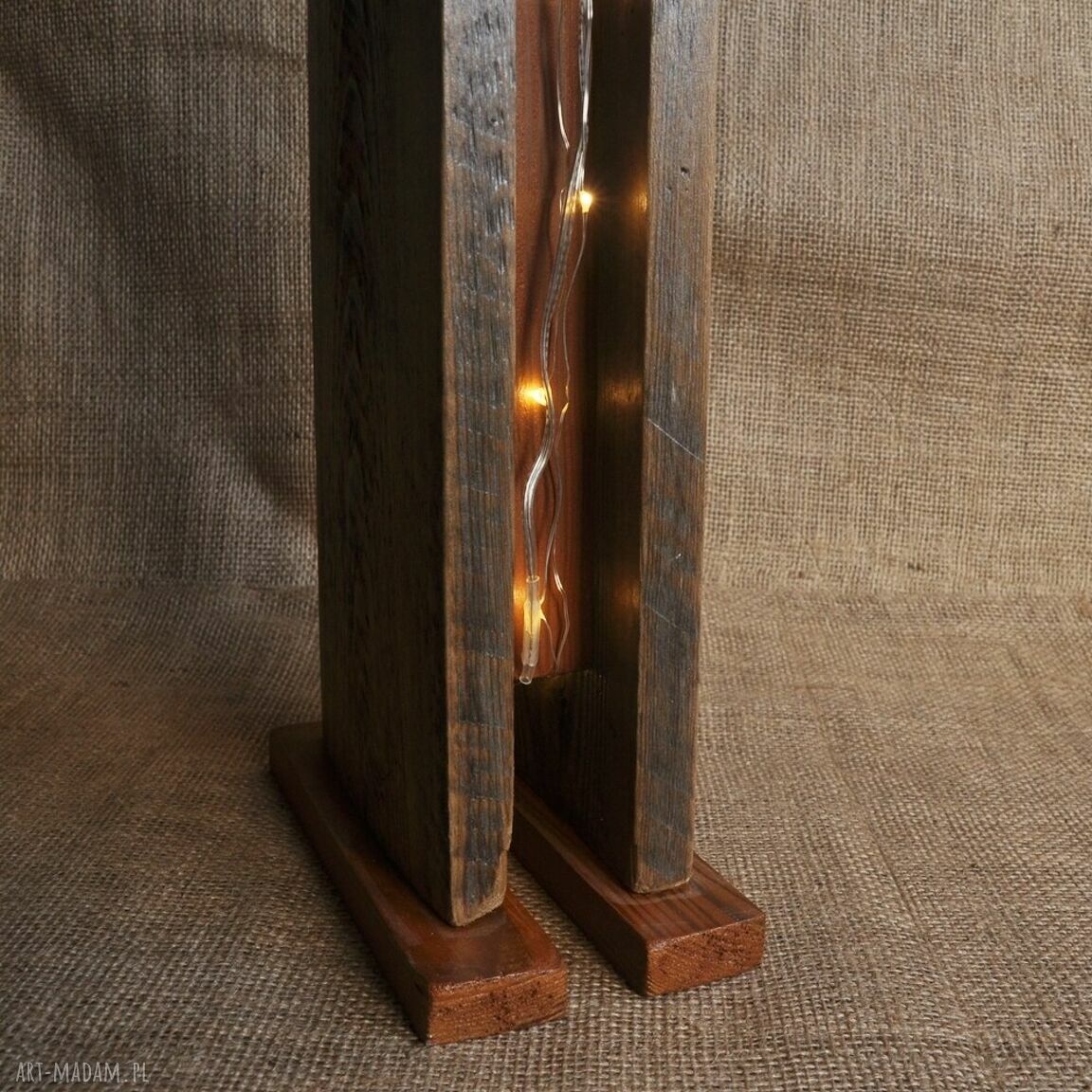 Drewniany lampion loft retro z ciepłym światłem LED