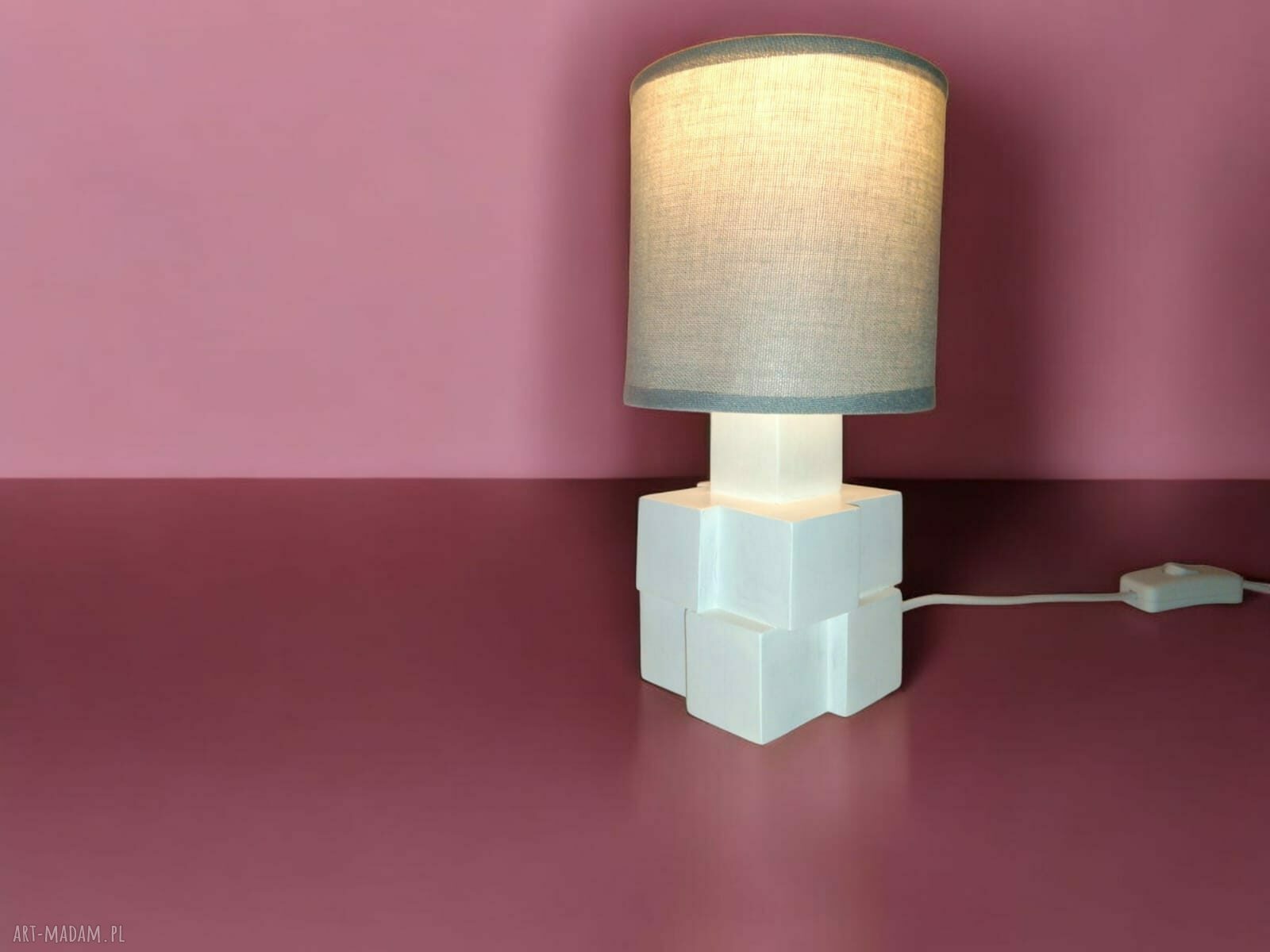 Lampka nocna White Cube - naturalne drewno i shabby chic