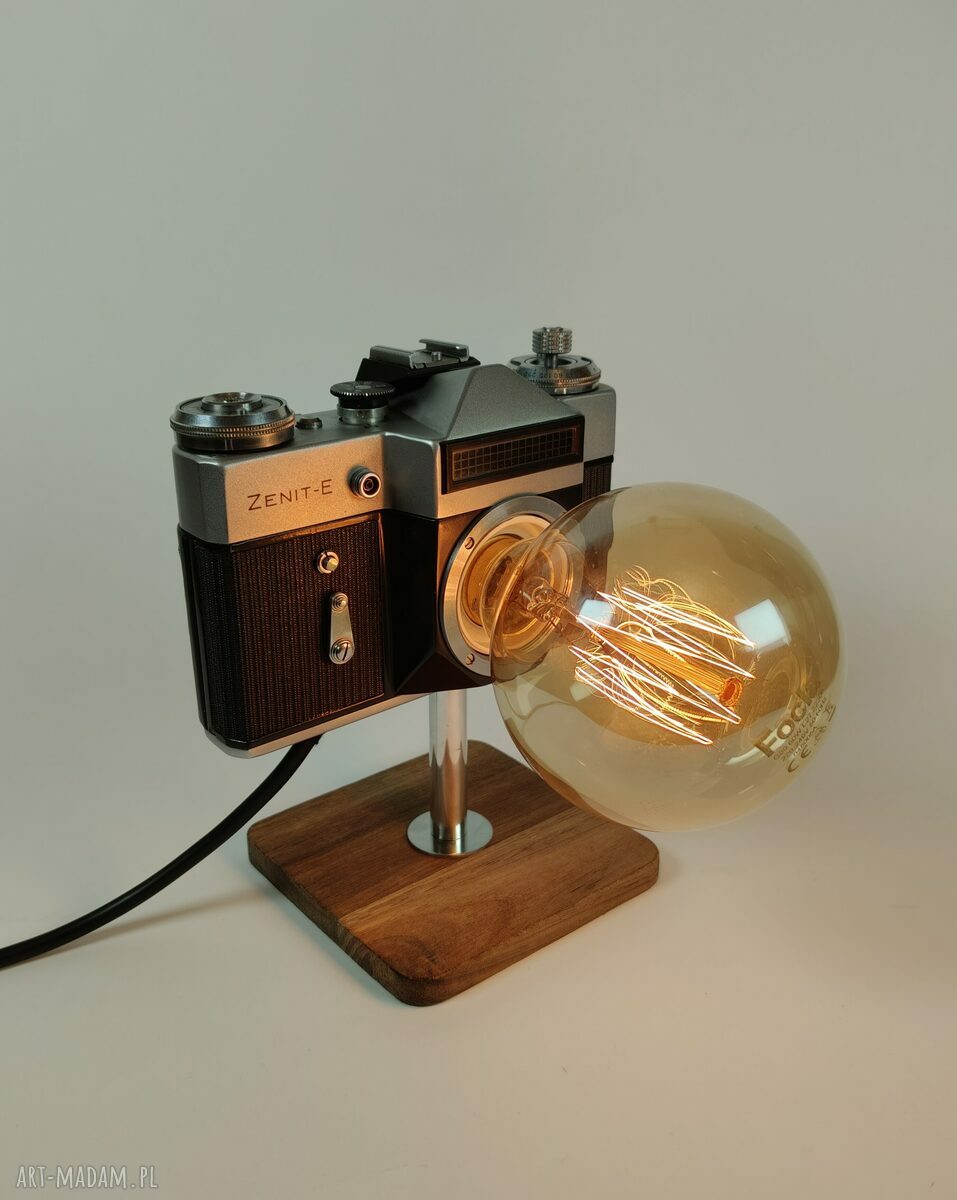 Lampka z aparatu fotograficznego - świąteczny upominek retro dla fotografa