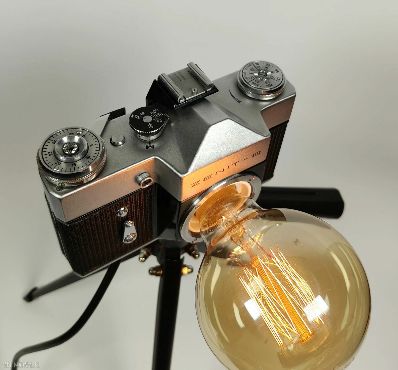Lampka z aparatu fotograficznego - retro prezent dla fotografa