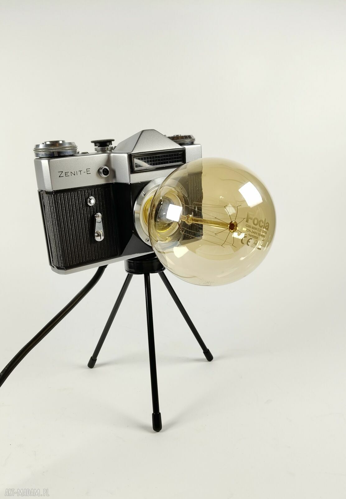 Lampka z aparatu fotograficznego - retro dekoracja i światło do Twojego wnętrza