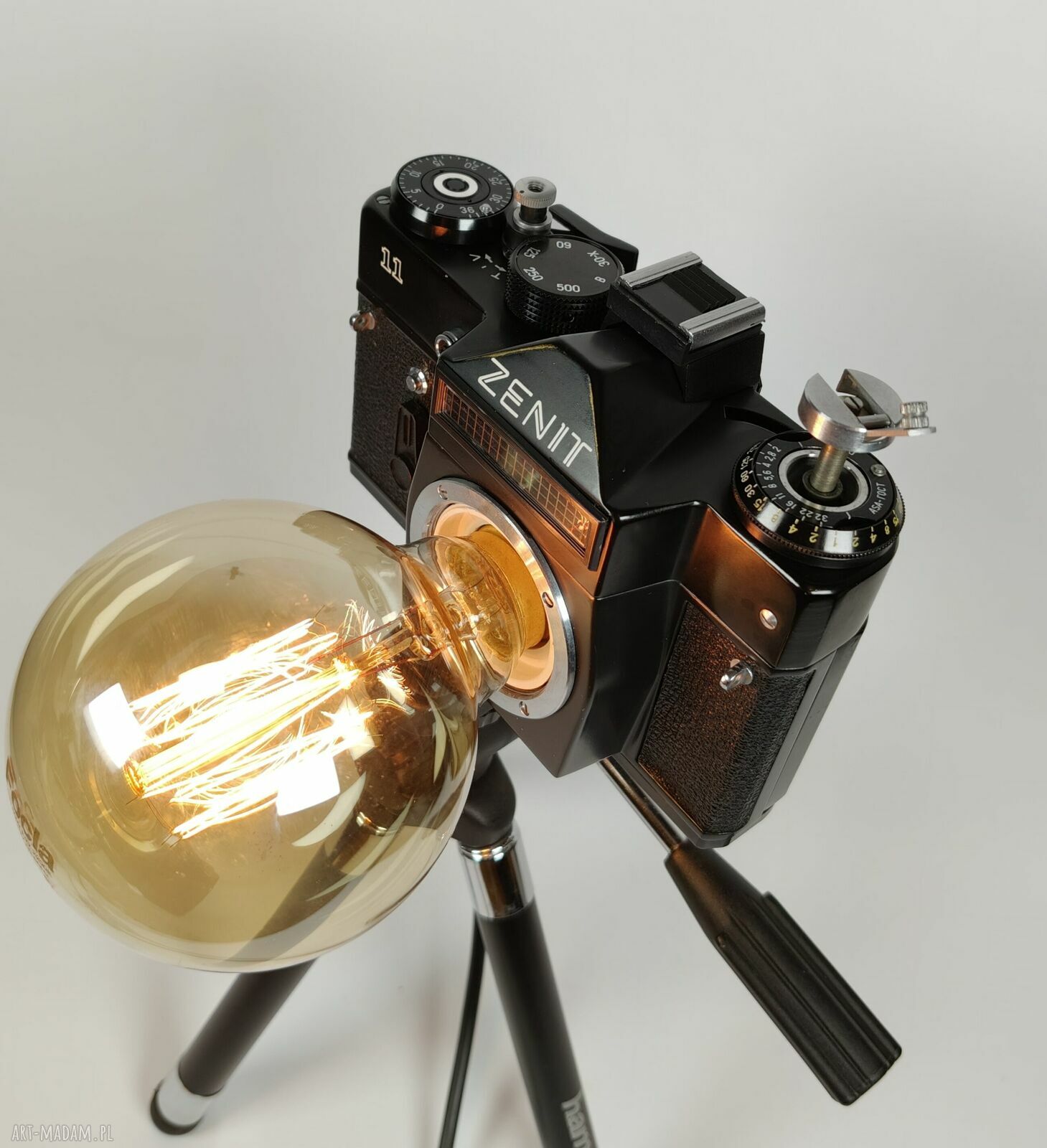 Lampka z aparatu - retro prezent dla fotografa i fotografki