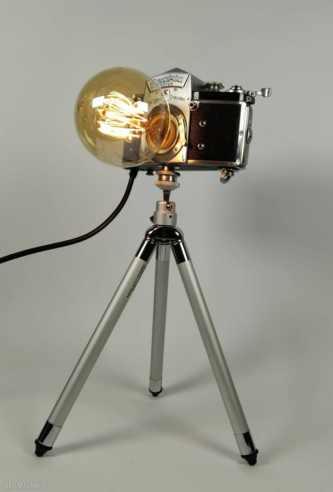 Lampka z aparatu fotograficznego - retro dekoracja do domu i biura