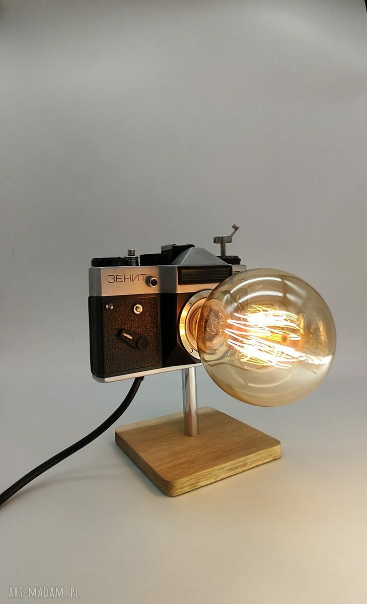 Lampka vintage z aparatu fotograficznego - oryginalny prezent retro
