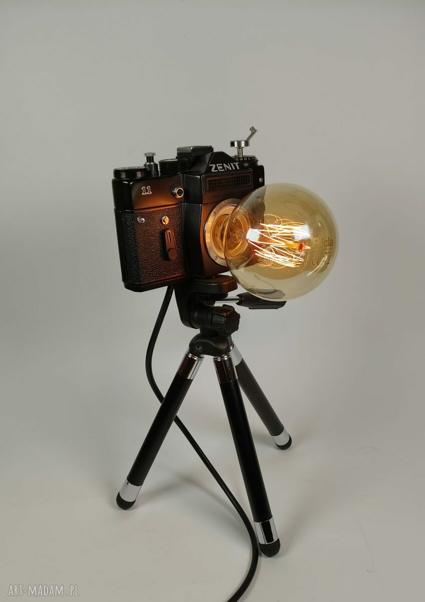 Lampka z aparatu - retro prezent dla fotografa i fotografki