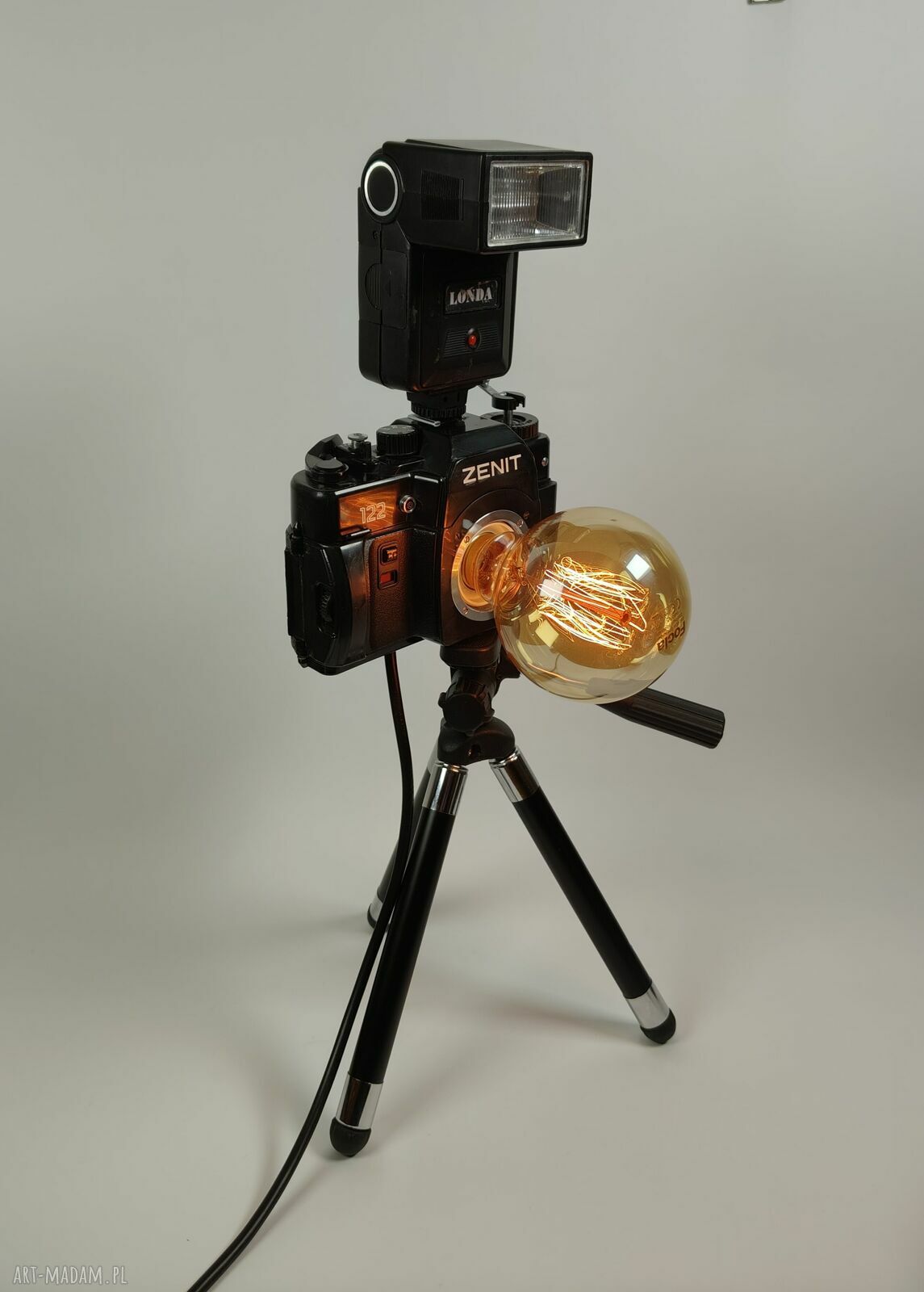 Lampka z aparatu fotograficznego - retro upominek dla fotografa