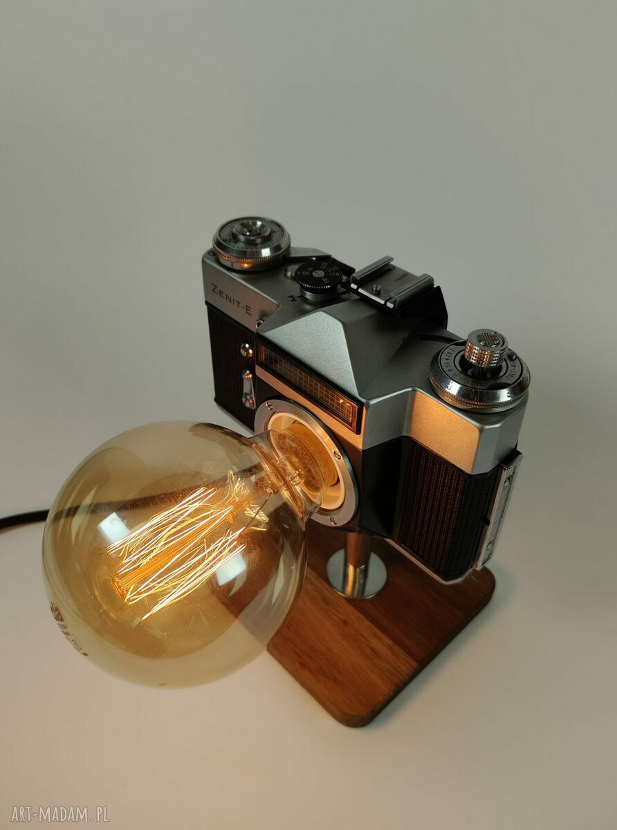 Lampka z aparatu fotograficznego - świąteczny upominek retro dla fotografa