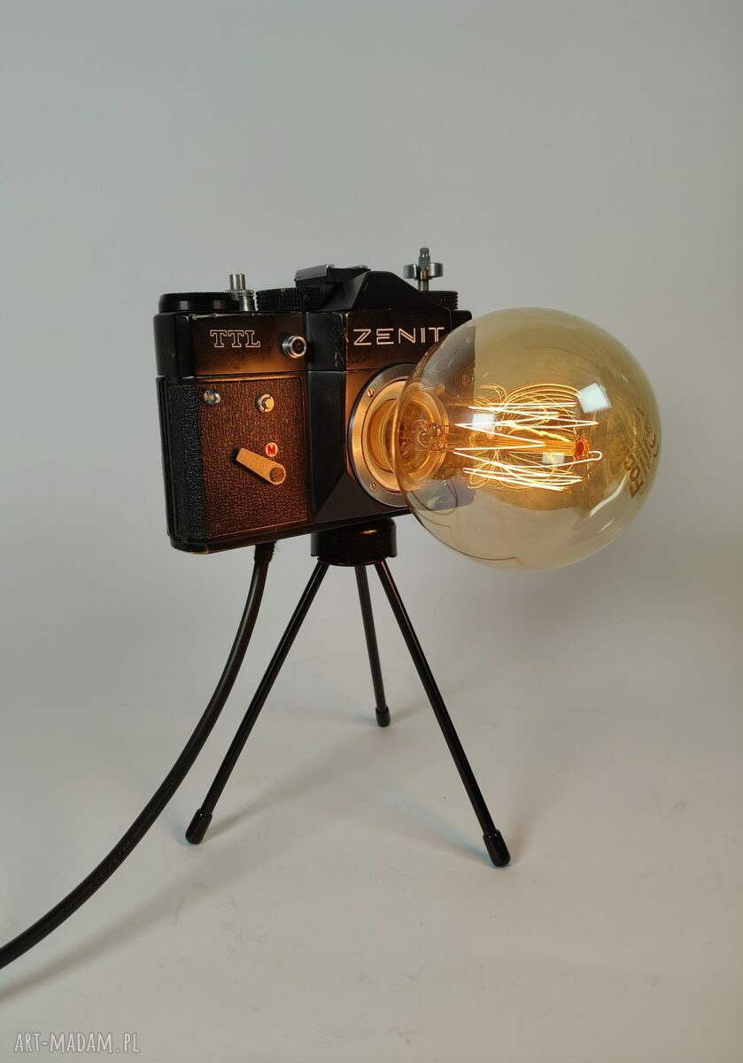 Lampka z aparatu fotograficznego w stylu retro - oryginalny prezent