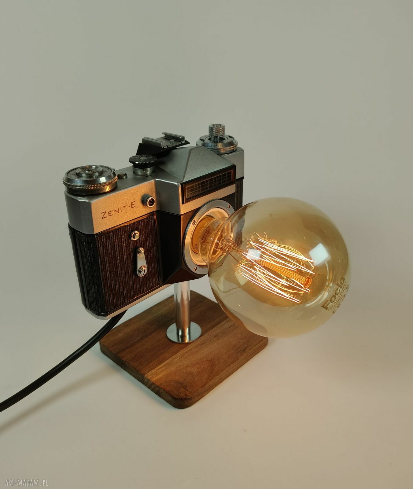 Lampka z aparatu fotograficznego - świąteczny upominek retro dla fotografa