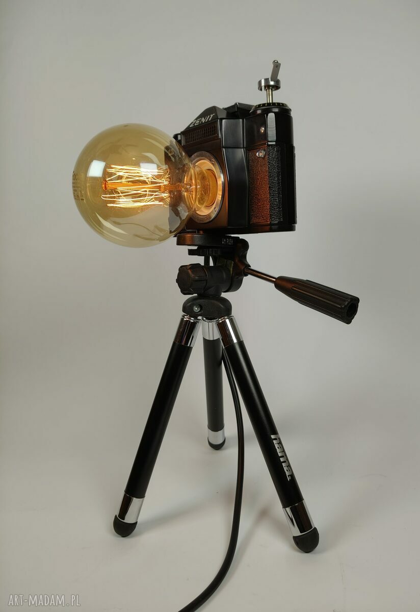 Lampka z aparatu - retro prezent dla fotografa i fotografki