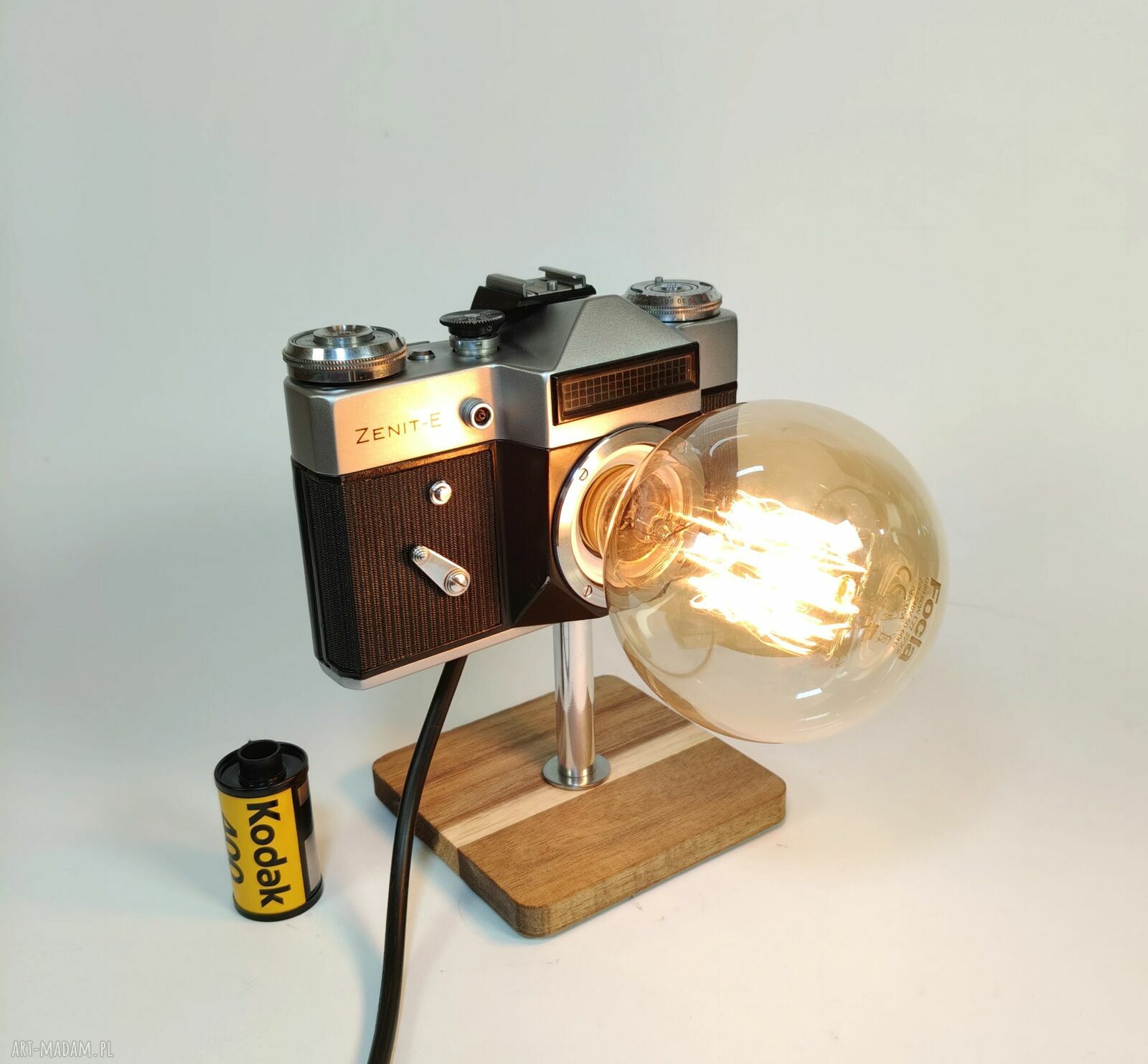 Lampka z aparatu fotograficznego - oryginalny prezent dla fotografa