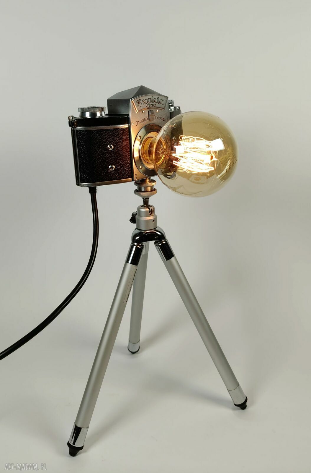 Lampka z aparatu fotograficznego - retro dekoracja do domu i biura