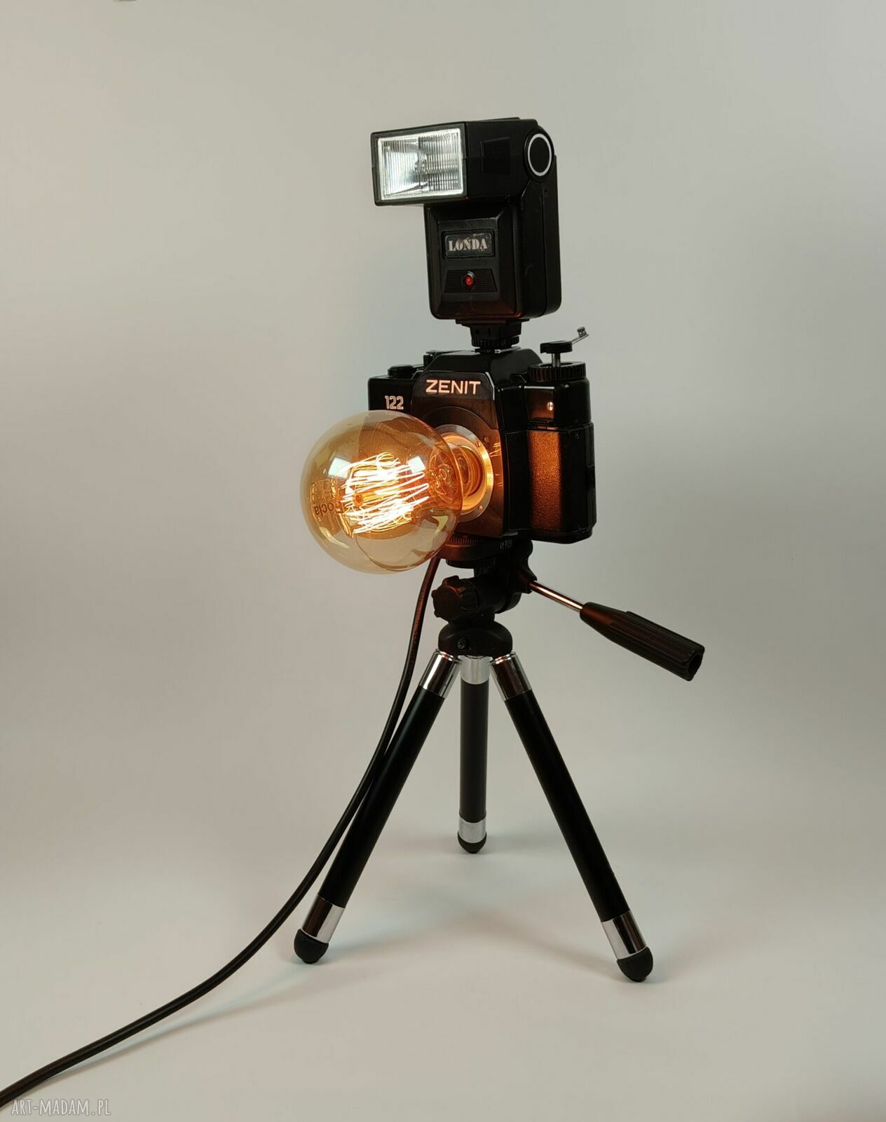 Lampka z aparatu fotograficznego - retro upominek dla fotografa
