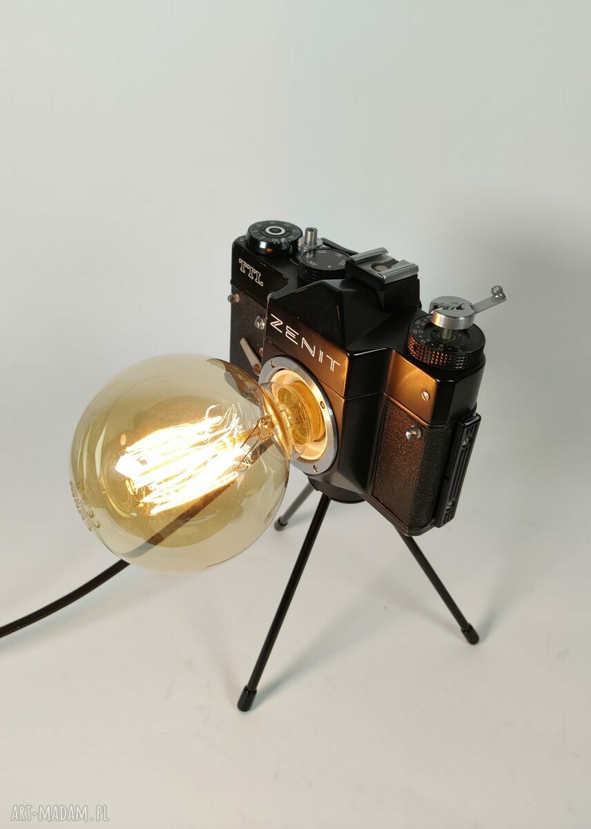 Lampka z aparatu fotograficznego w stylu retro - oryginalny prezent