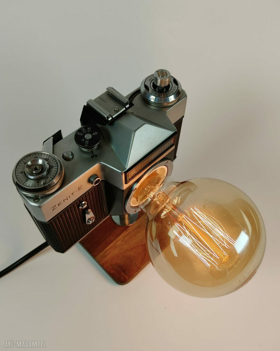 Lampka z aparatu fotograficznego - świąteczny upominek retro dla fotografa