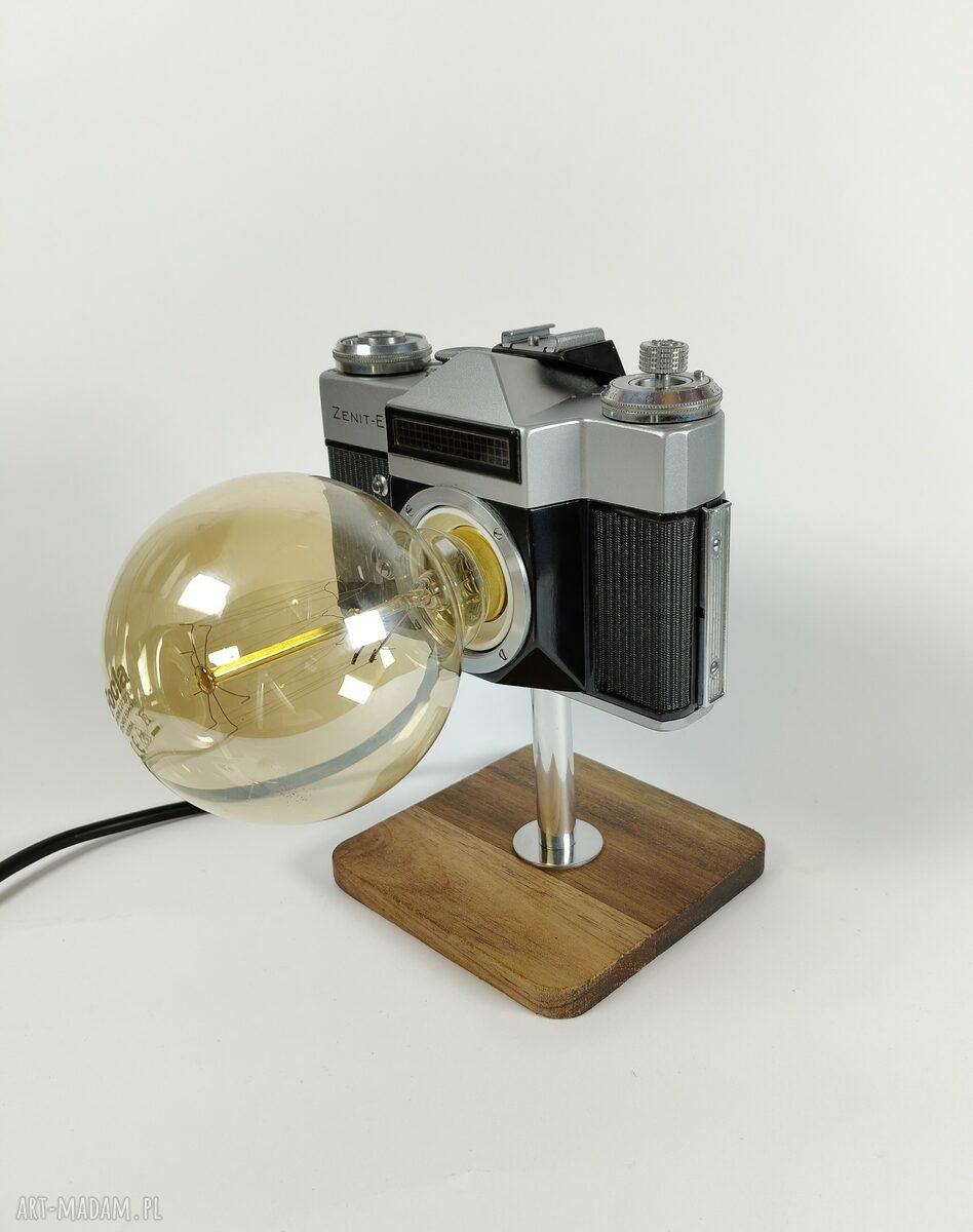 Lampka z aparatu fotograficznego - świąteczny upominek retro dla fotografa