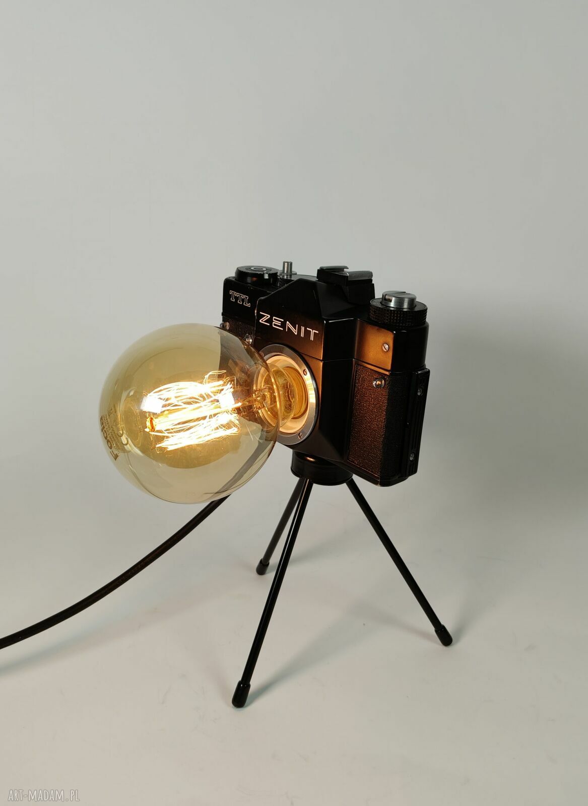 Lampka z aparatu fotograficznego - retro dekoracja i prezent dla fotografki