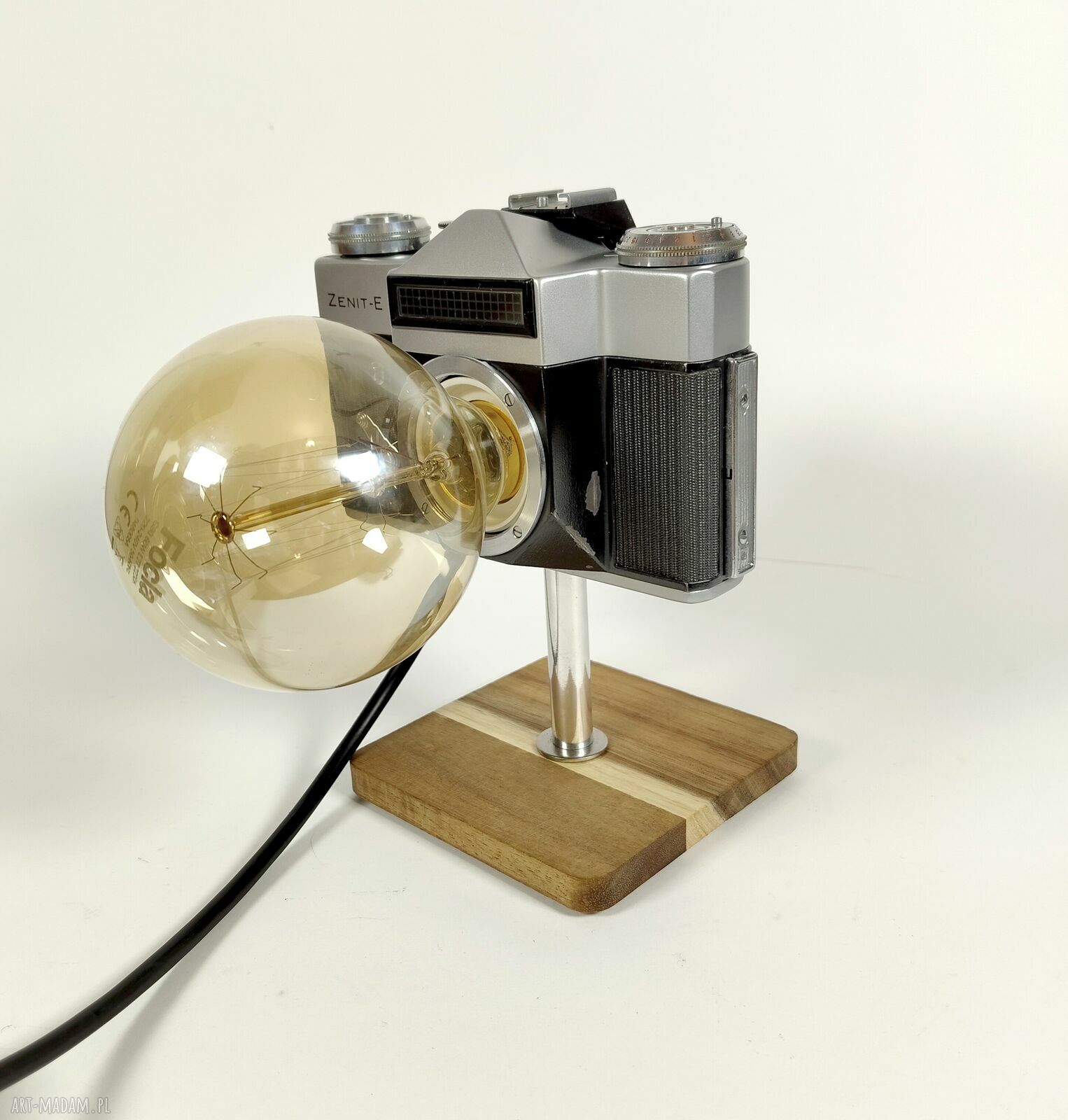 Lampka z aparatu fotograficznego - oryginalny prezent dla fotografa