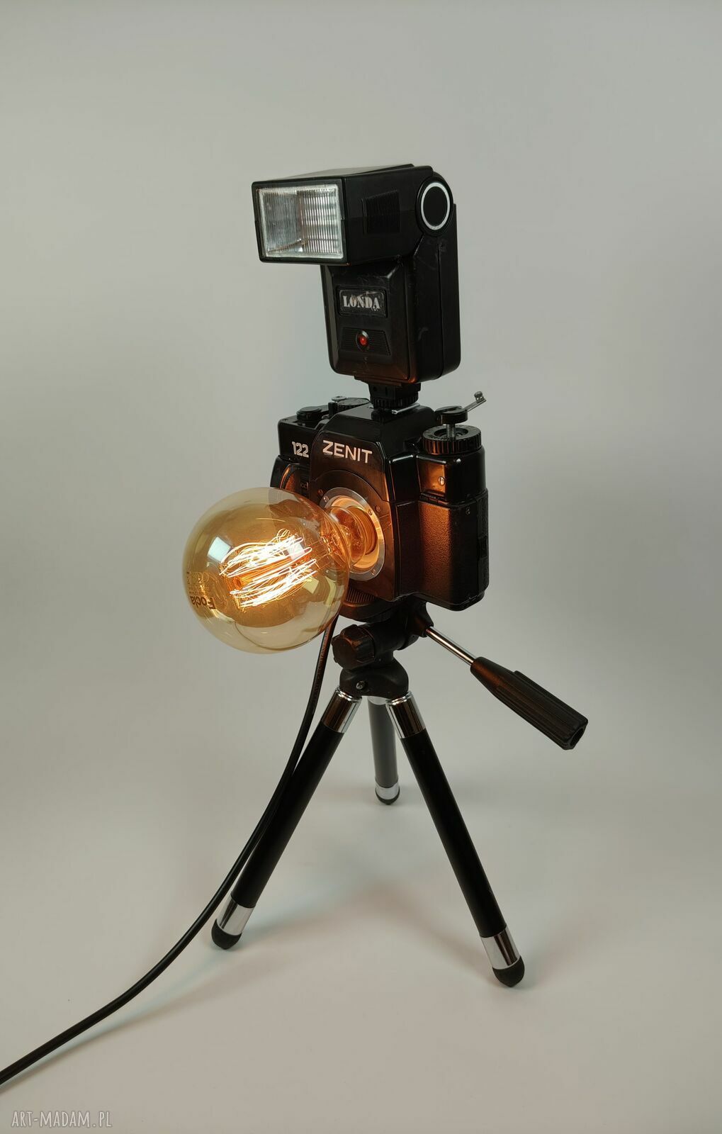 Lampka z aparatu fotograficznego - retro upominek dla fotografa