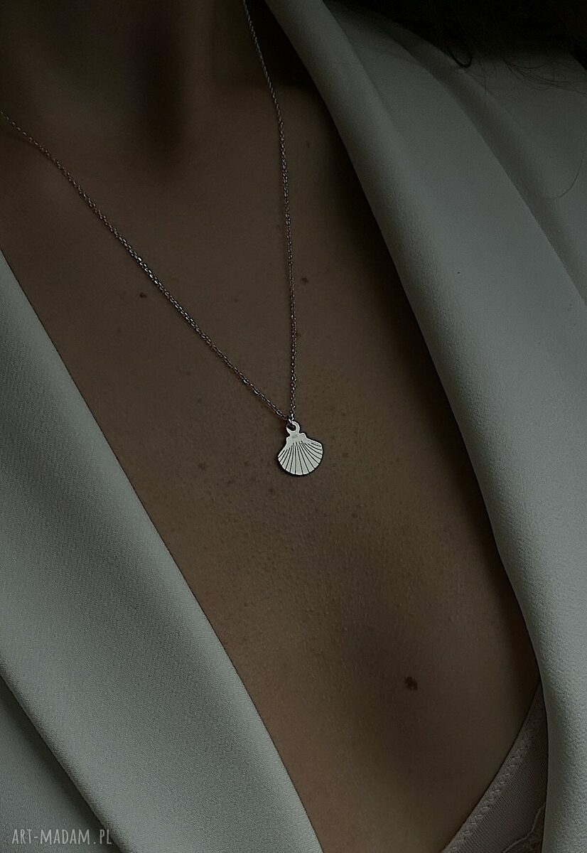 naszyjniki: SREBRNY NASZYJNIK Z MUSZELKĄ handmade