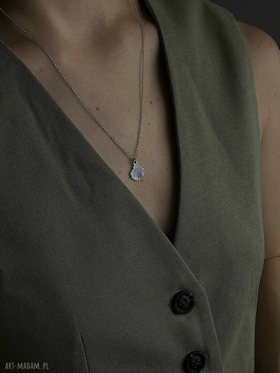 naszyjniki: SREBRNY NASZYJNIK Z MUSZELKĄ handmade
