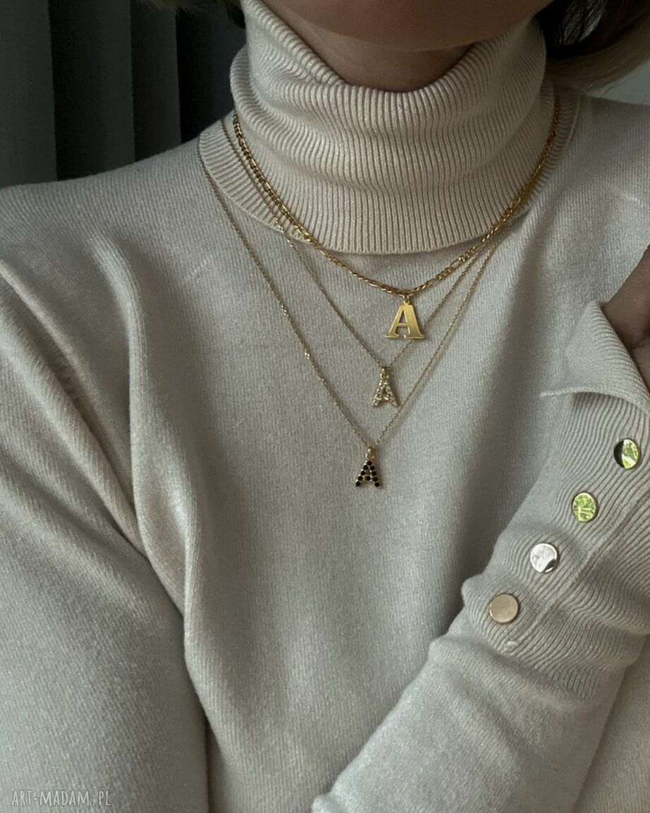 naszyjniki: Złoty naszyjnik z literką wysadzaną bezbarwnymi kryształkami Handmade