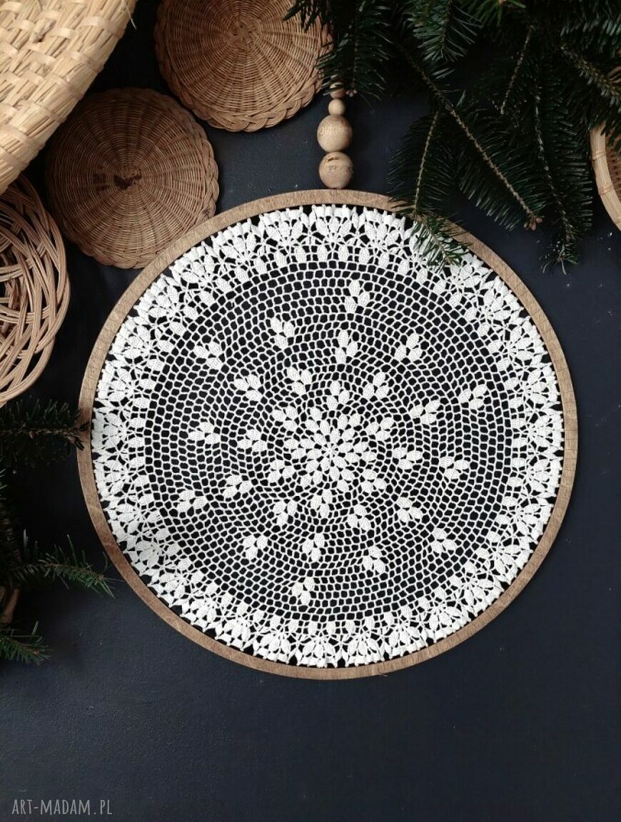 Łapacz snów 38 cm z koralikami, makramą i koronką