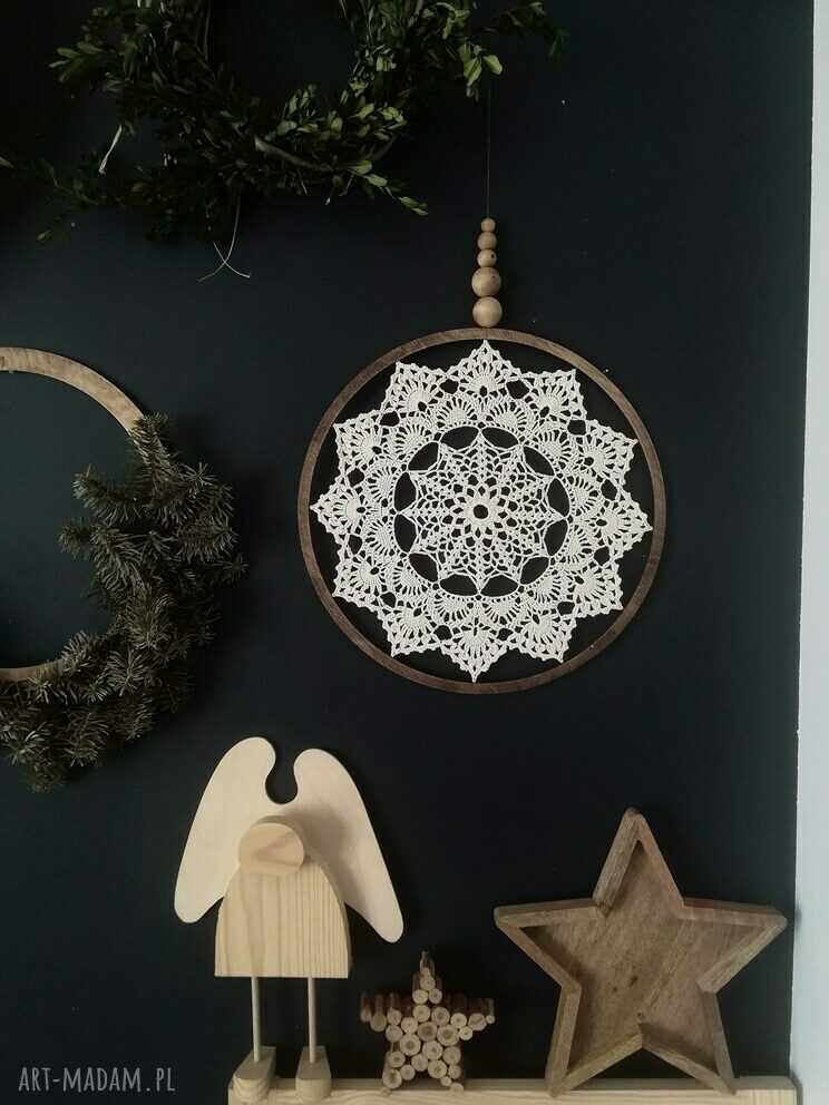 Beżowy łapacz snów na drewnianej obręczy (32 cm) - ręcznie robiona dekoracja Wooden Love