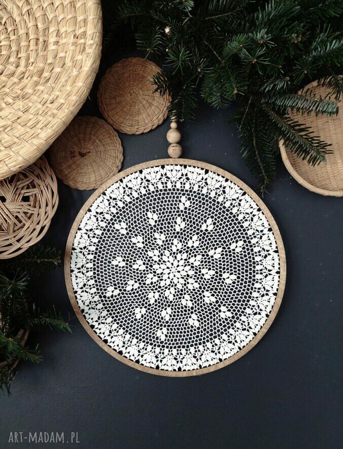 Biały łapacz snów 38 cm z makramą, koronką i koralikami