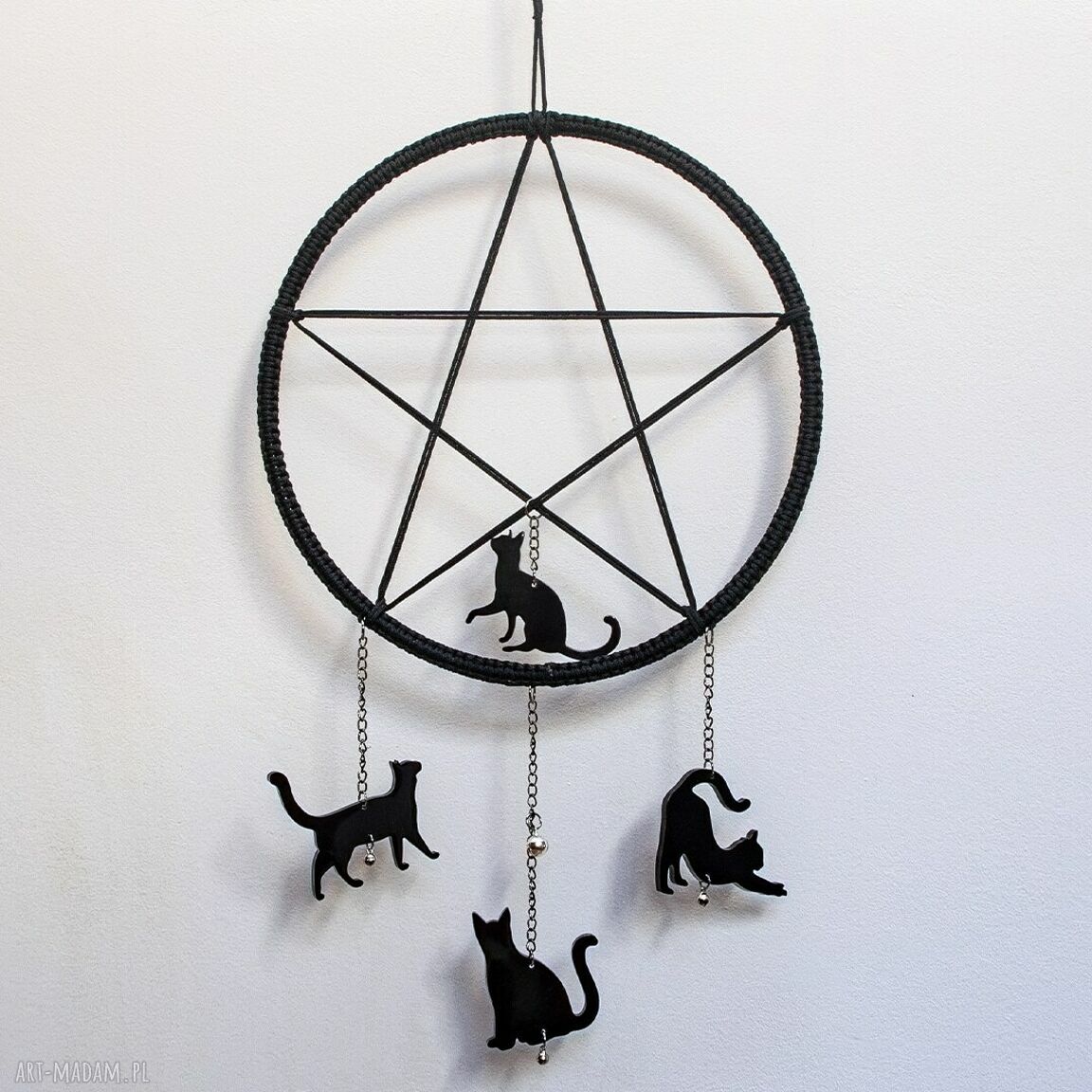 Łapacz snów pentagram z kotami - gotycka dekoracja