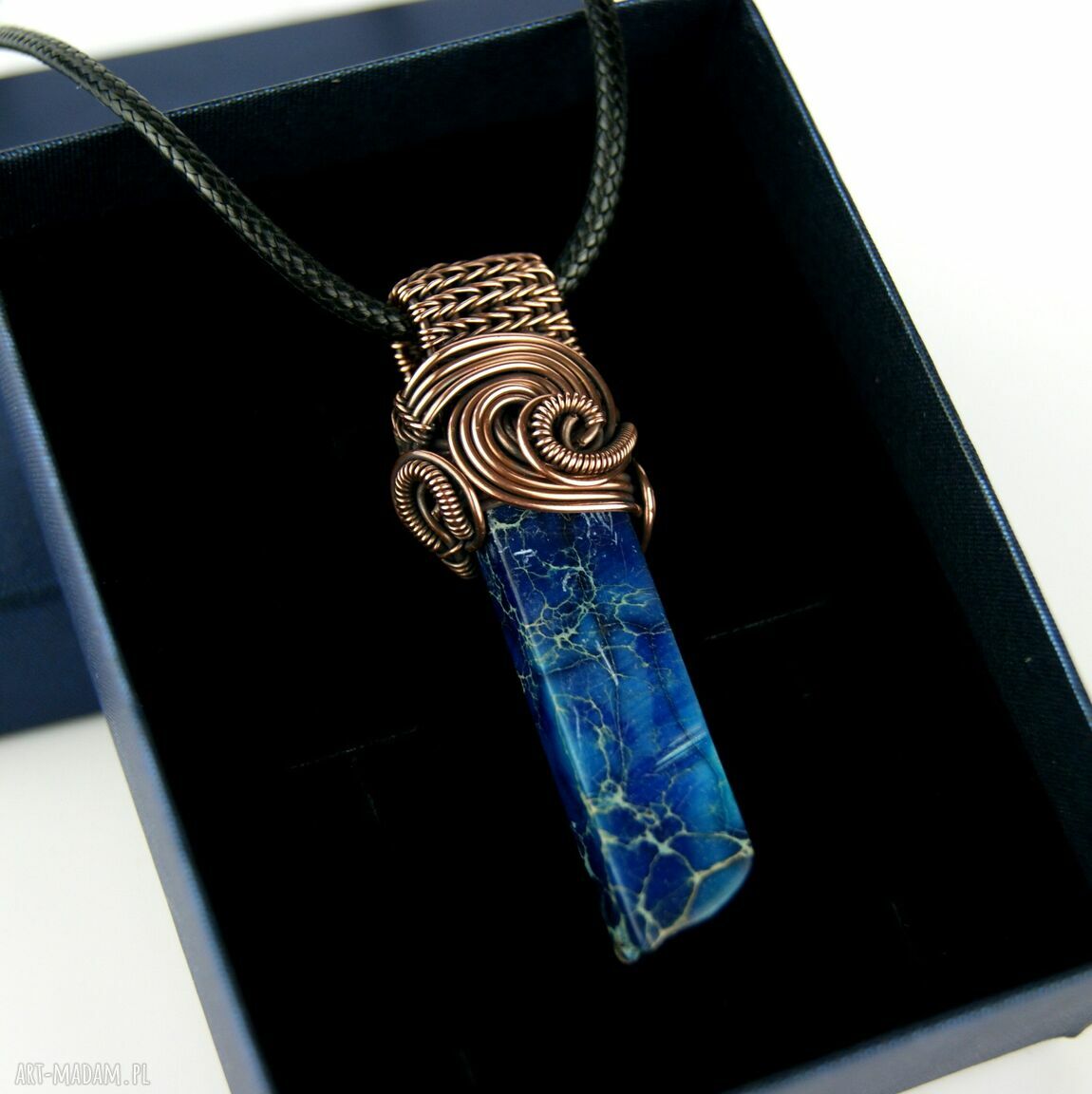 Jaspis lazurowe wybrzeże - wisiorek wire wrapping z oksydowaną miedzią
