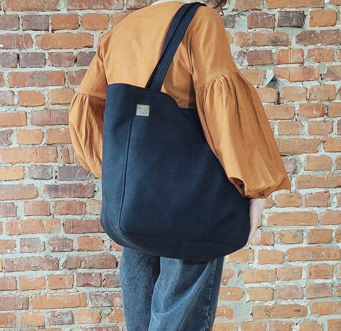 Lazy Bag Bukka - czarna, wodoodporna torebka oversize na ramię