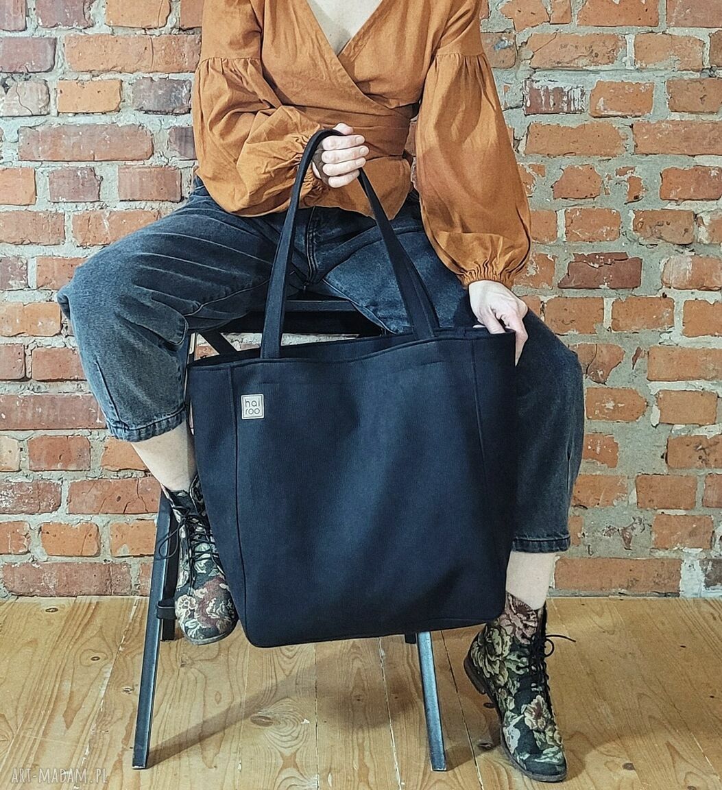 Lazy Bag Bukka - czarna, wodoodporna torebka oversize na ramię